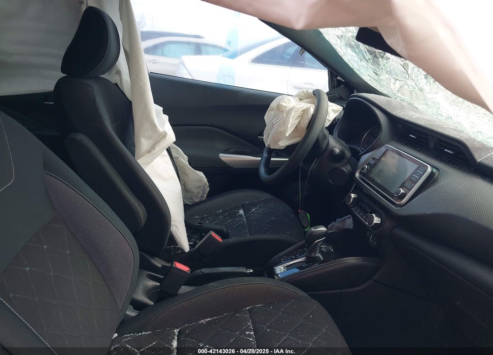 2019 NISSAN KICKS SV VIN: 3N1CP5CU9KL555560