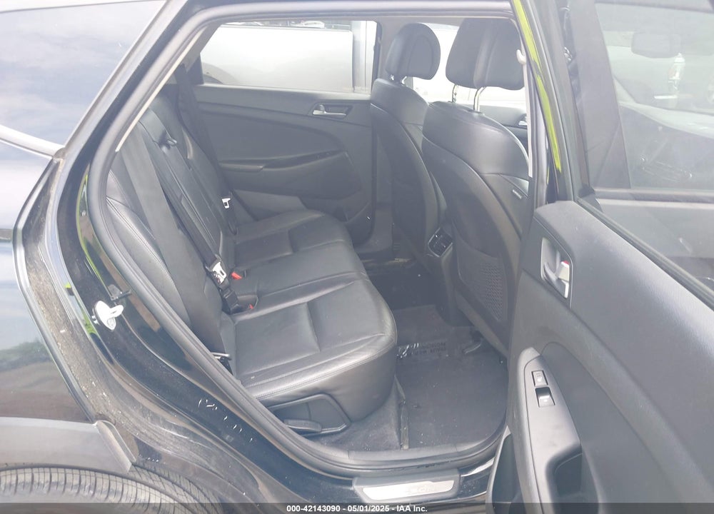 2016 HYUNDAI TUCSON LIMITED VIN: KM8J3CA22GU262307