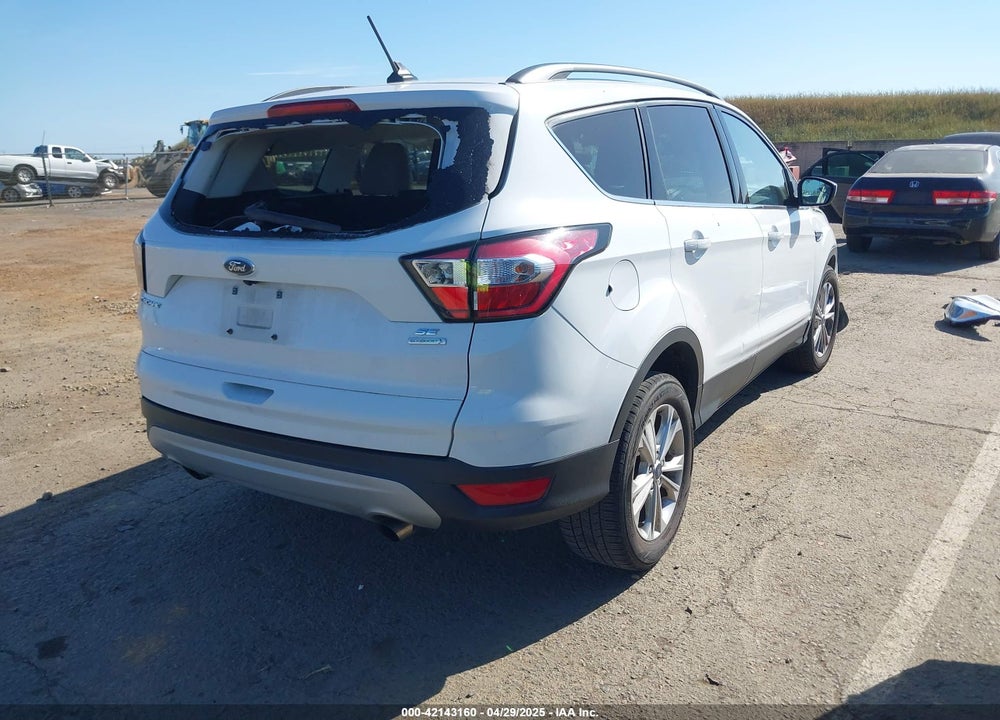 2018 FORD ESCAPE VIN: 1FMCU0GD2JUB26232
