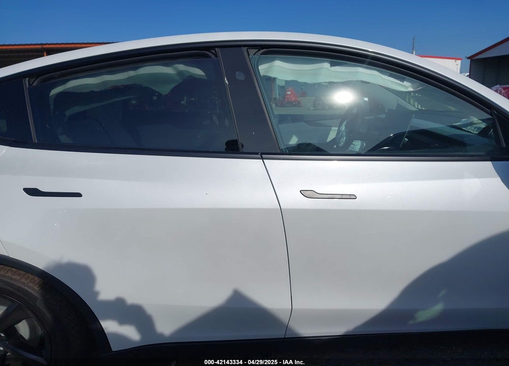 2026 TESLA MODEL Y LONG RANGE/LONG RANGE LAUNCH SERIES VIN: 7SAYGDEE3TA391421