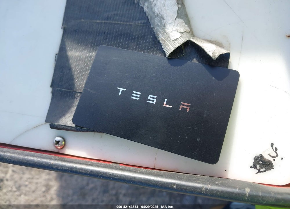 2026 TESLA MODEL Y LONG RANGE/LONG RANGE LAUNCH SERIES VIN: 7SAYGDEE3TA391421