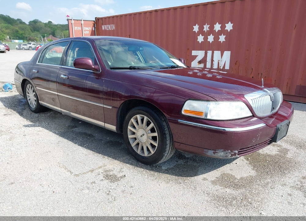 2006 LINCOLN TOWN CAR SIGNATURE VIN: 1LNHM81V06Y649934