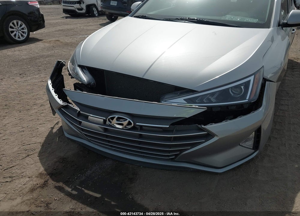 2020 HYUNDAI ELANTRA VIN: 5NPD74LF3LH565371