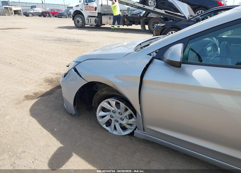 2020 HYUNDAI ELANTRA VIN: 5NPD74LF3LH565371