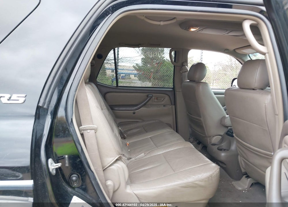 2005 TOYOTA SEQUOIA SR5 V8 VIN: 5TDZT34A65S244002