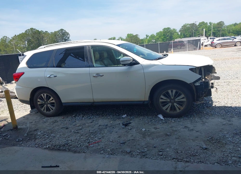 2017 NISSAN PATHFINDER VIN: 5N1DR2MNXHC622572