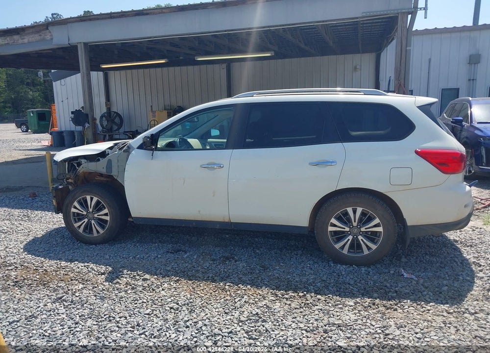 2017 NISSAN PATHFINDER VIN: 5N1DR2MNXHC622572