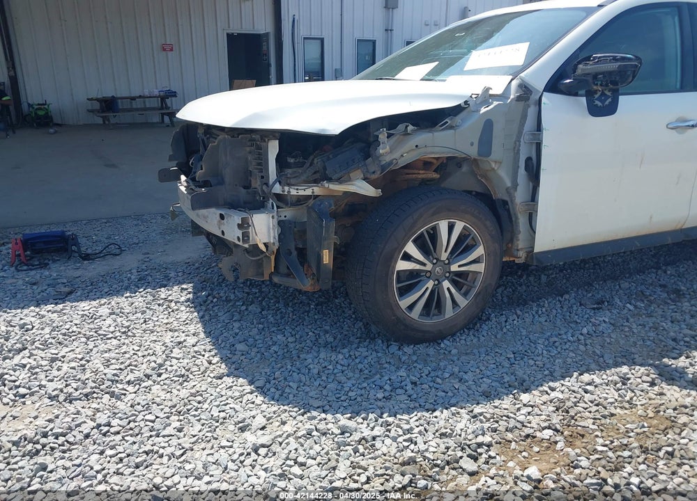 2017 NISSAN PATHFINDER VIN: 5N1DR2MNXHC622572
