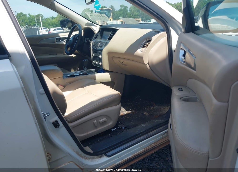 2017 NISSAN PATHFINDER VIN: 5N1DR2MNXHC622572