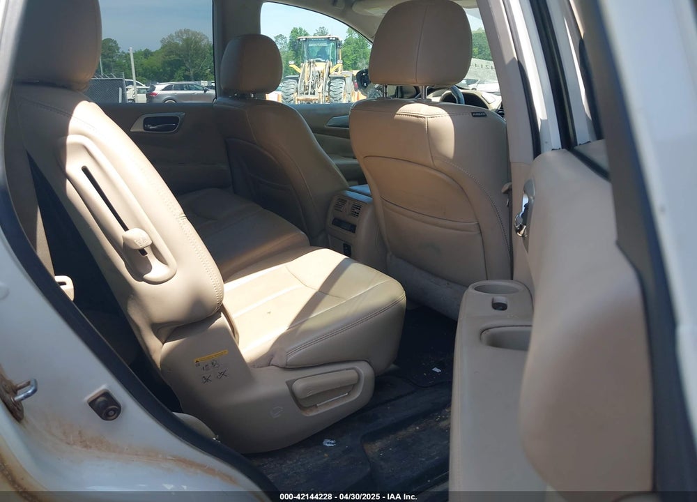 2017 NISSAN PATHFINDER VIN: 5N1DR2MNXHC622572