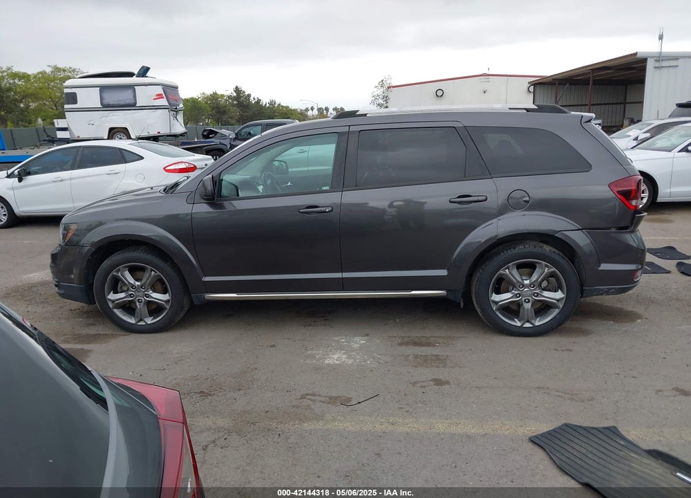 2016 DODGE JOURNEY CROSSROAD PLUS VIN: 3C4PDCGB8GT195371