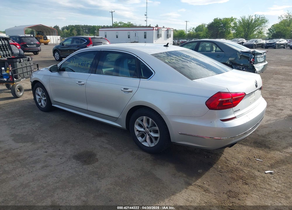 2016 VOLKSWAGEN PASSAT VIN: 1VWAT7A39GC014305