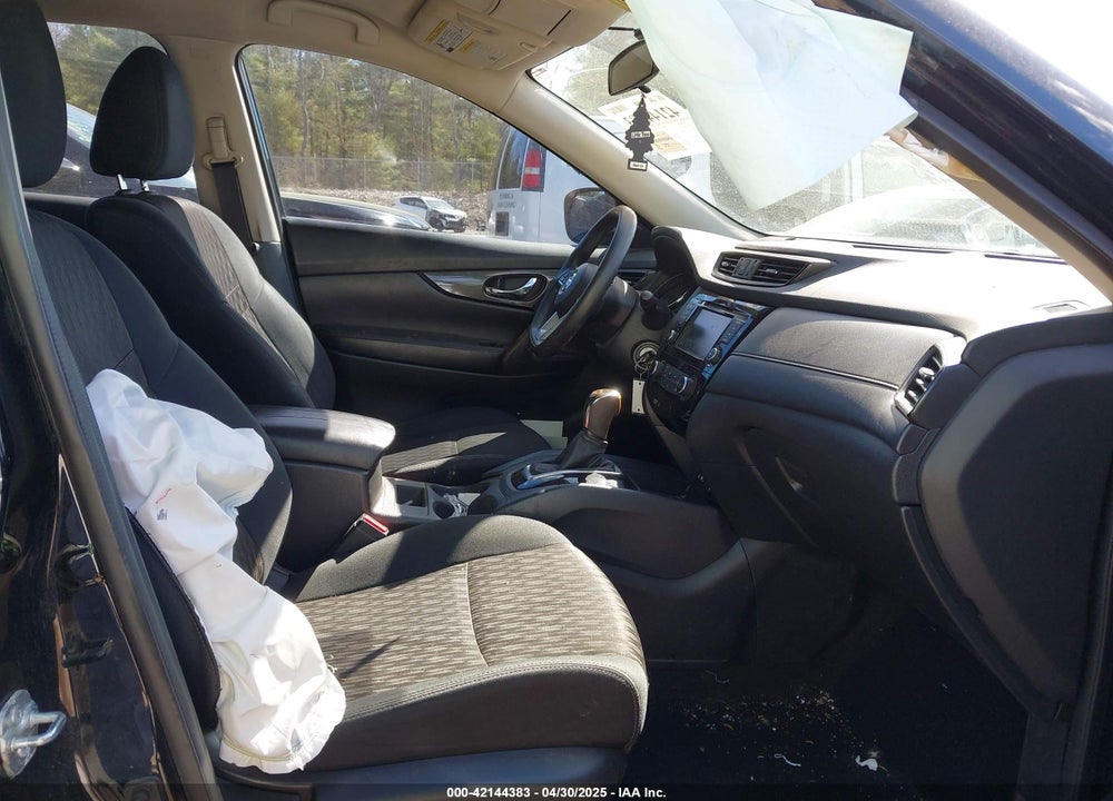 2018 NISSAN ROGUE VIN: 5N1AT2MV1JC742917