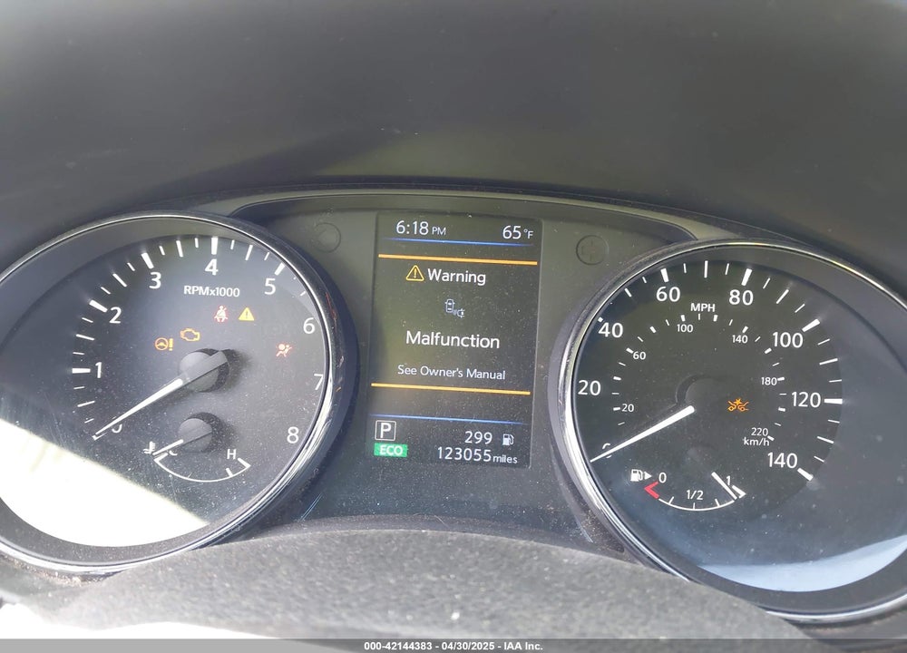 2018 NISSAN ROGUE VIN: 5N1AT2MV1JC742917