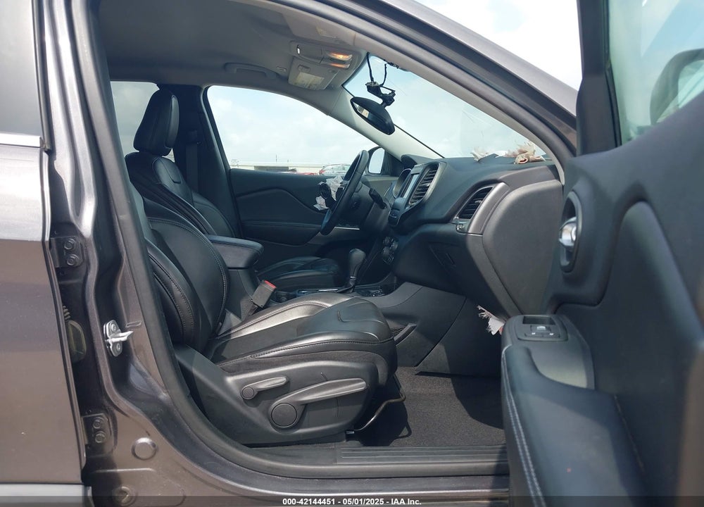 2019 JEEP CHEROKEE LATITUDE PLUS FWD VIN: 1C4PJLLB2KD333239