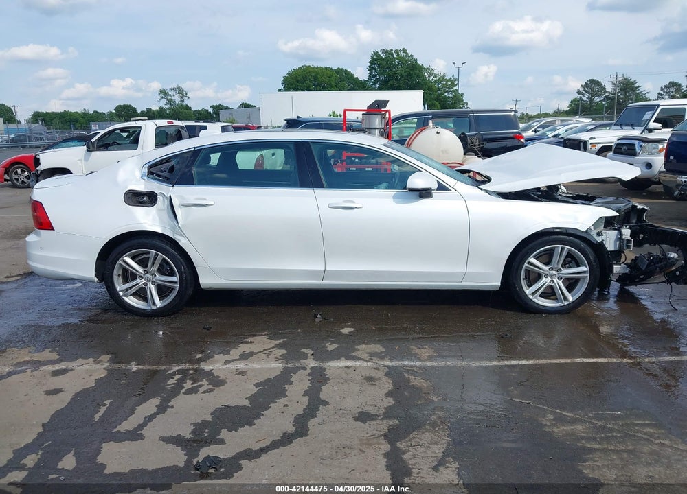 2018 VOLVO S90 VIN: LVY982MK6JP016485