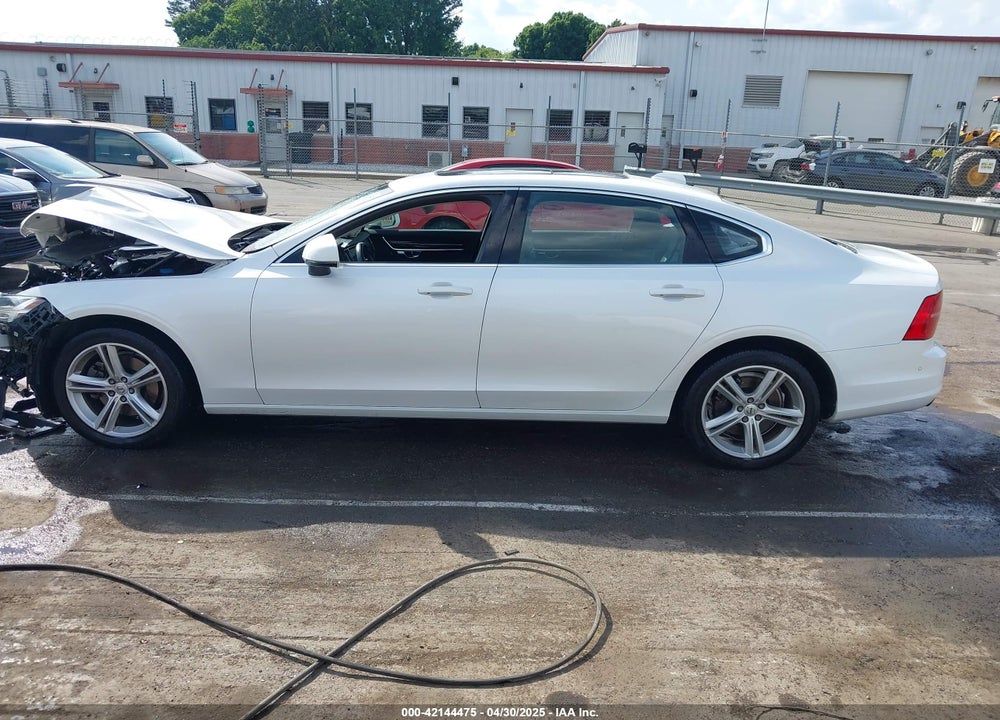 2018 VOLVO S90 VIN: LVY982MK6JP016485