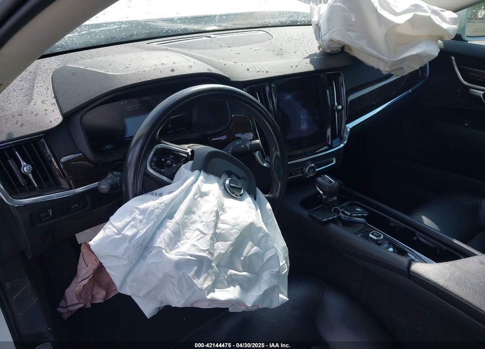 2018 VOLVO S90 VIN: LVY982MK6JP016485
