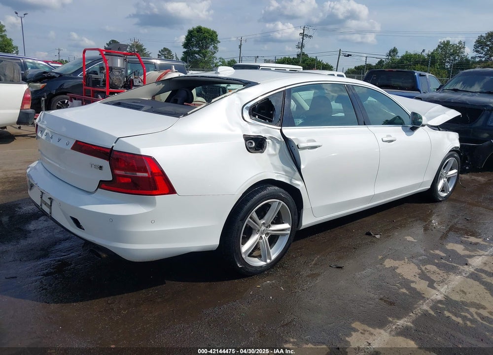 2018 VOLVO S90 VIN: LVY982MK6JP016485