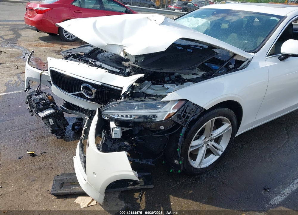 2018 VOLVO S90 VIN: LVY982MK6JP016485