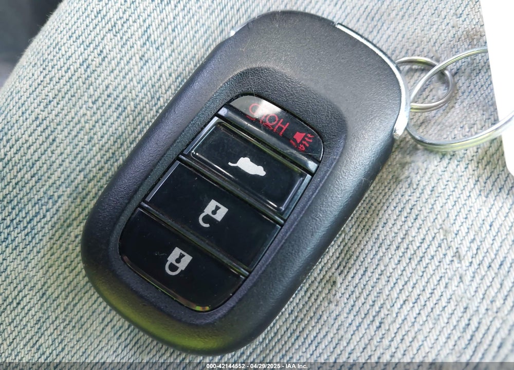 2025 HONDA HR-V VIN: 3CZRZ1H33SM706505