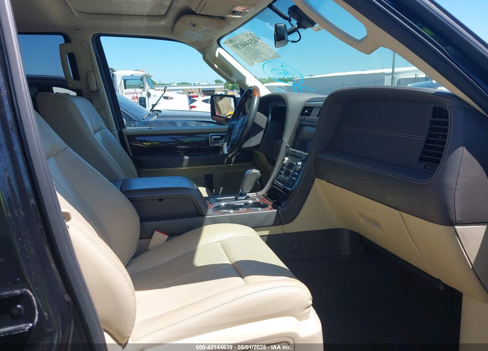 2015 LINCOLN NAVIGATOR VIN: 5LMJJ2JT1FEJ07052