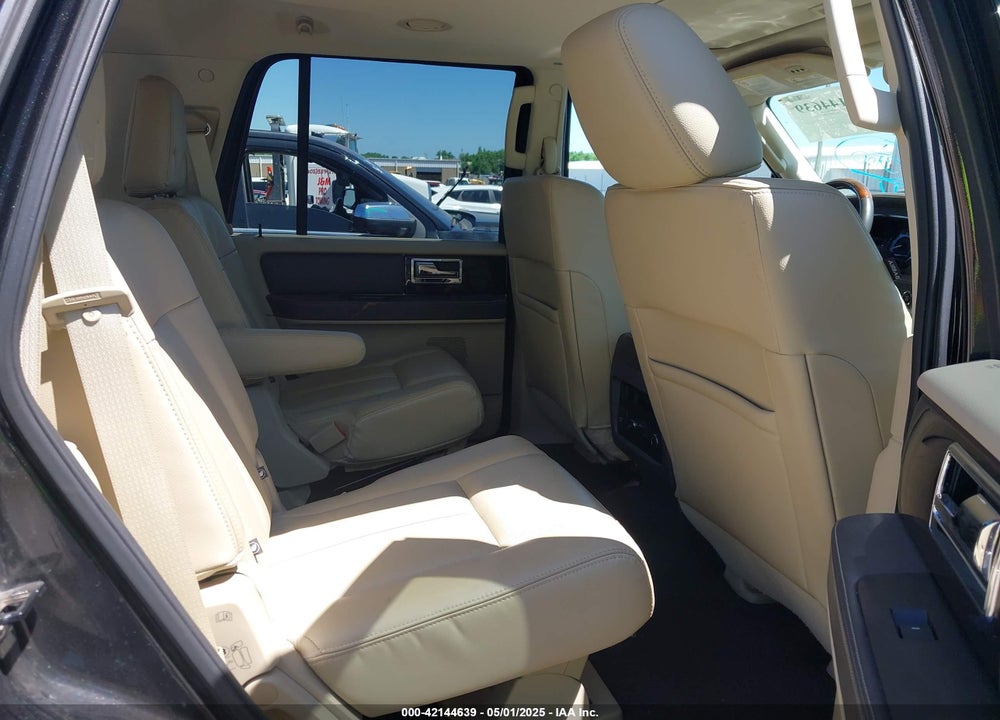 2015 LINCOLN NAVIGATOR VIN: 5LMJJ2JT1FEJ07052