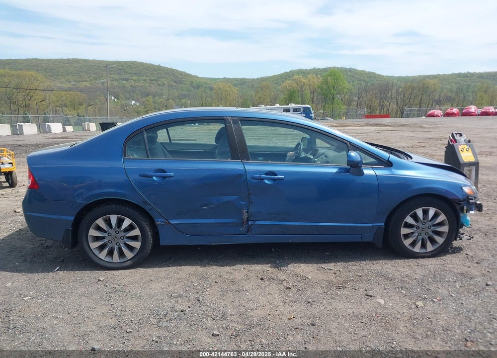 2011 HONDA CIVIC VIN: 19XFA1F80BE011973