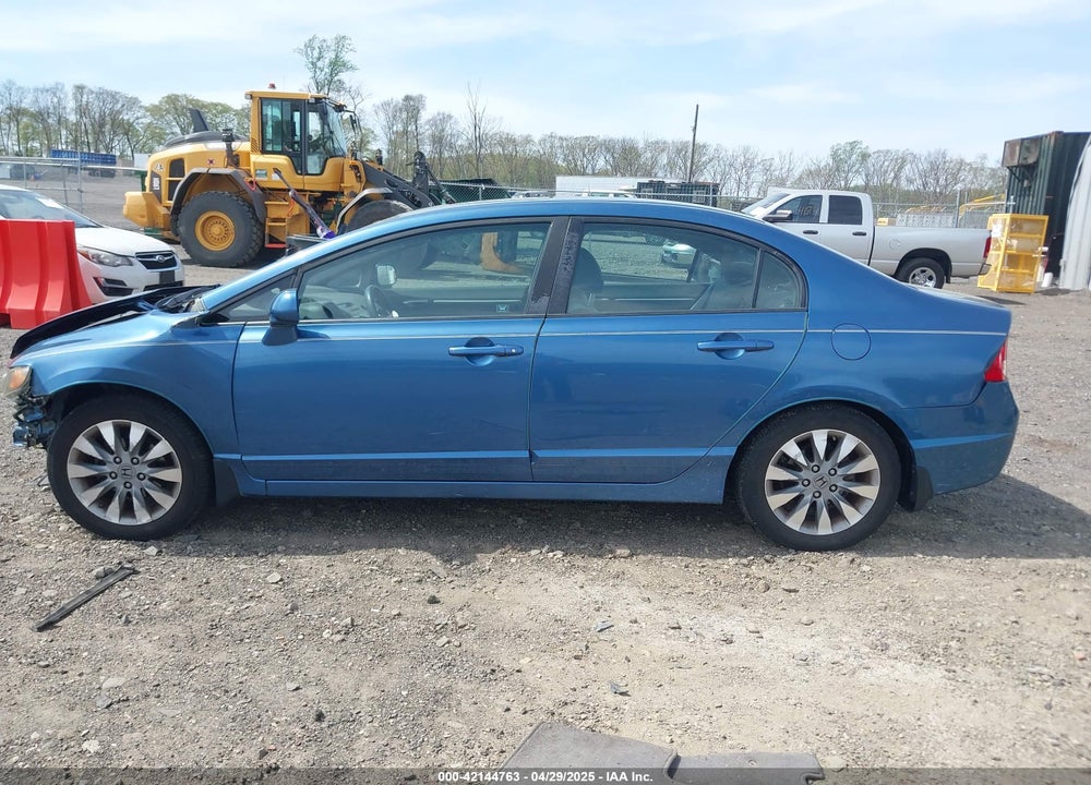 2011 HONDA CIVIC VIN: 19XFA1F80BE011973