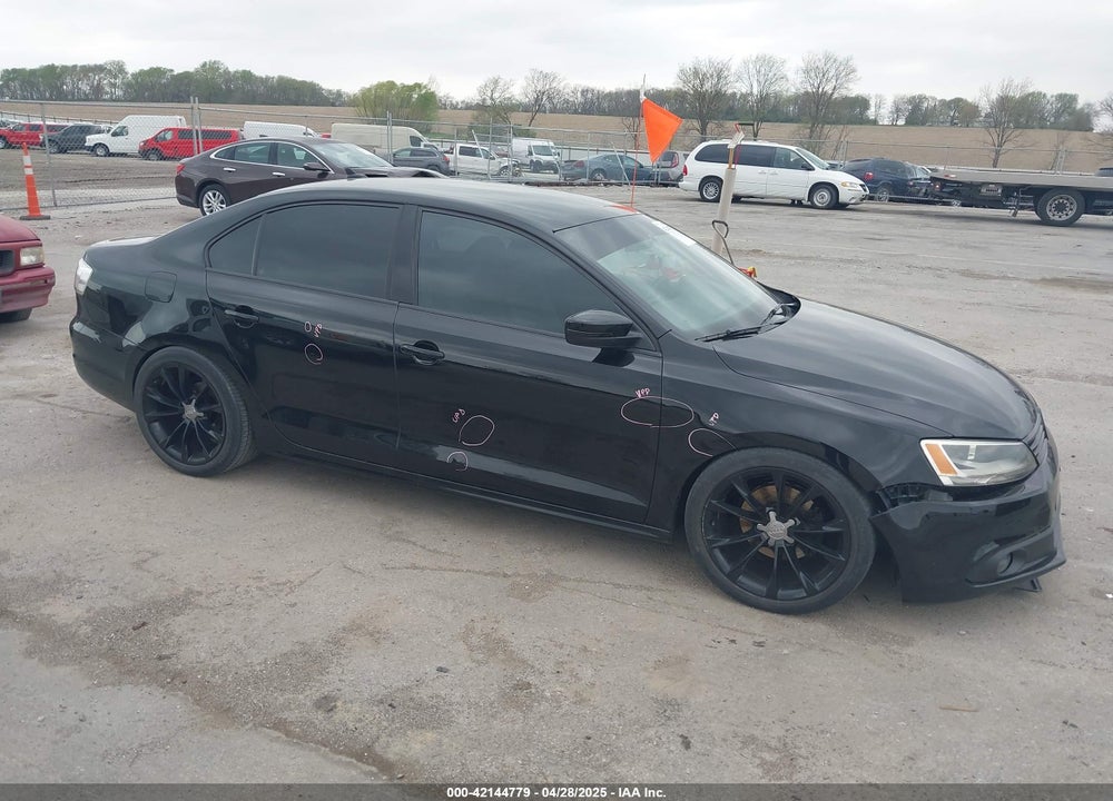 2014 VOLKSWAGEN JETTA VIN: 3VWD17AJ7EM388375