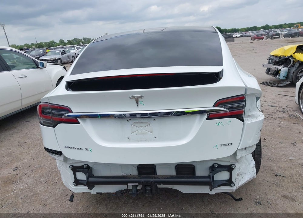 2018 TESLA MODEL X 100D/75D/P100D VIN: 5YJXCAE20JF137531