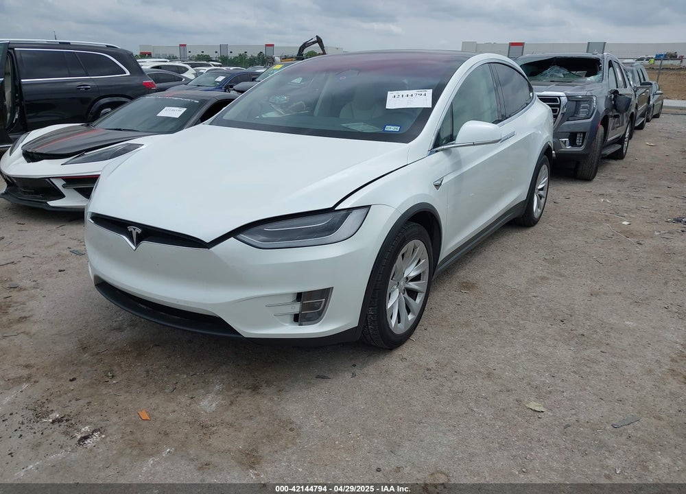 2018 TESLA MODEL X 100D/75D/P100D VIN: 5YJXCAE20JF137531