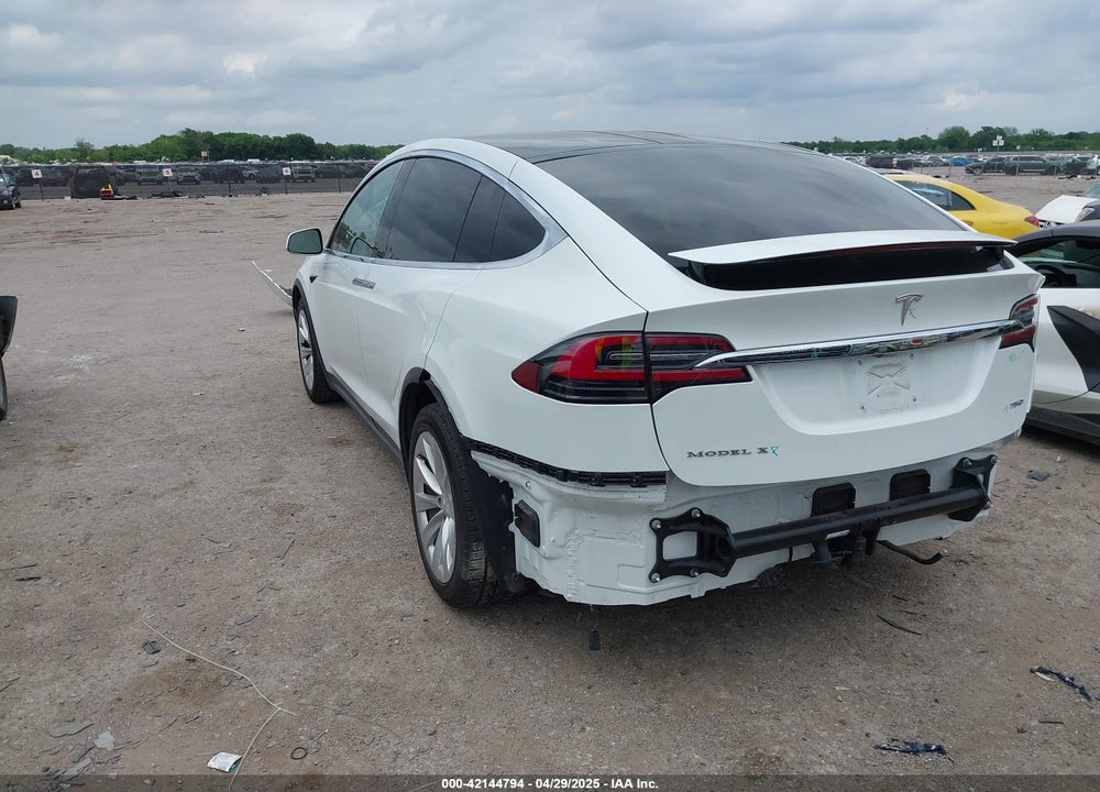2018 TESLA MODEL X 100D/75D/P100D VIN: 5YJXCAE20JF137531