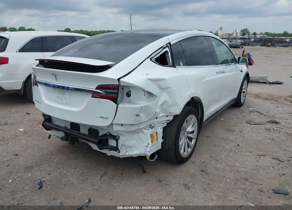 2018 TESLA MODEL X 100D/75D/P100D VIN: 5YJXCAE20JF137531