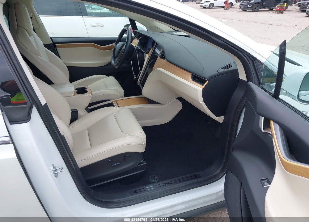 2018 TESLA MODEL X 100D/75D/P100D VIN: 5YJXCAE20JF137531