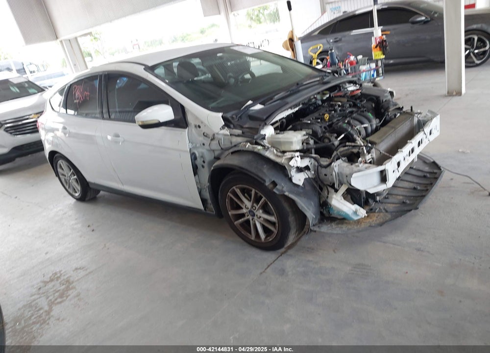 2016 FORD FOCUS VIN: 1FADP3K22GL264347
