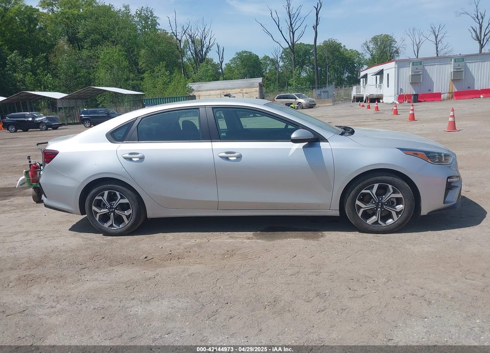 2019 KIA FORTE LXS VIN: 3KPF24AD1KE086328