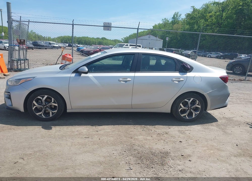 2019 KIA FORTE LXS VIN: 3KPF24AD1KE086328