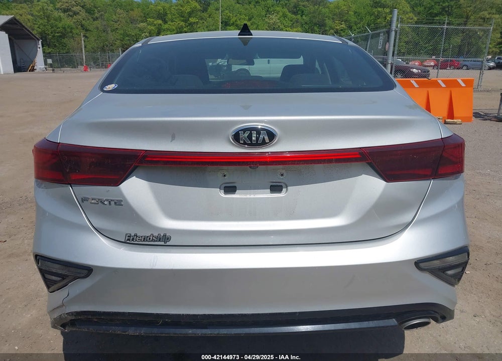2019 KIA FORTE LXS VIN: 3KPF24AD1KE086328