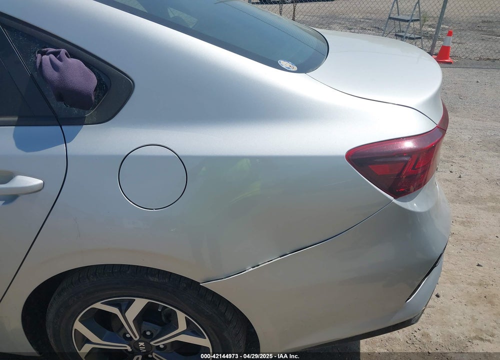 2019 KIA FORTE LXS VIN: 3KPF24AD1KE086328