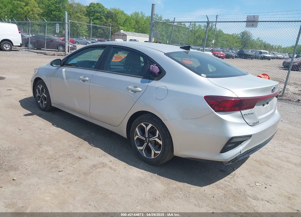 2019 KIA FORTE LXS VIN: 3KPF24AD1KE086328