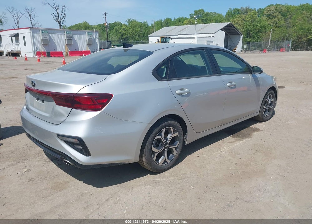 2019 KIA FORTE LXS VIN: 3KPF24AD1KE086328