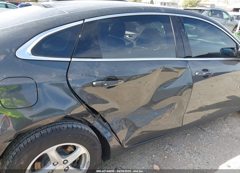 2018 CHEVROLET MALIBU VIN: 1G1ZB5ST5JF195591