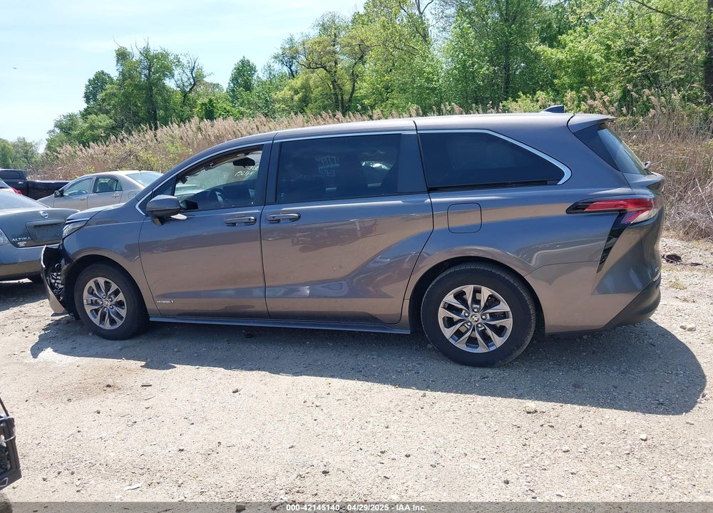 2021 TOYOTA SIENNA LE VIN: 5TDKSKFC4MS004345