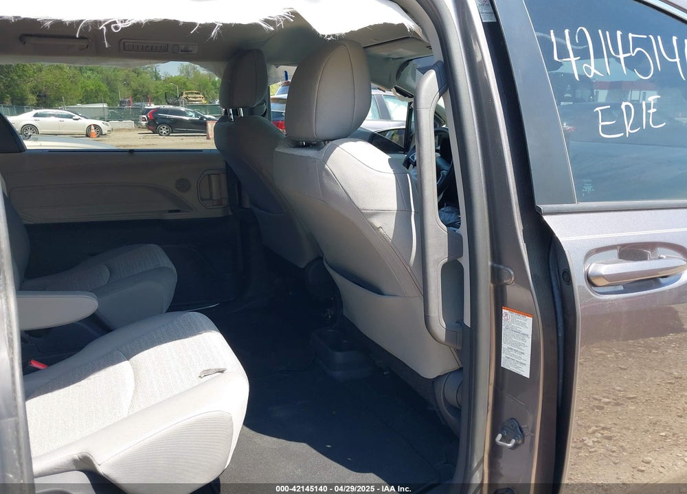 2021 TOYOTA SIENNA LE VIN: 5TDKSKFC4MS004345