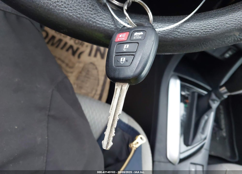 2018 TOYOTA COROLLA LE VIN: 2T1BURHE5JC007745