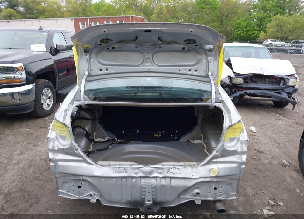 2018 TOYOTA COROLLA LE VIN: 2T1BURHE5JC007745