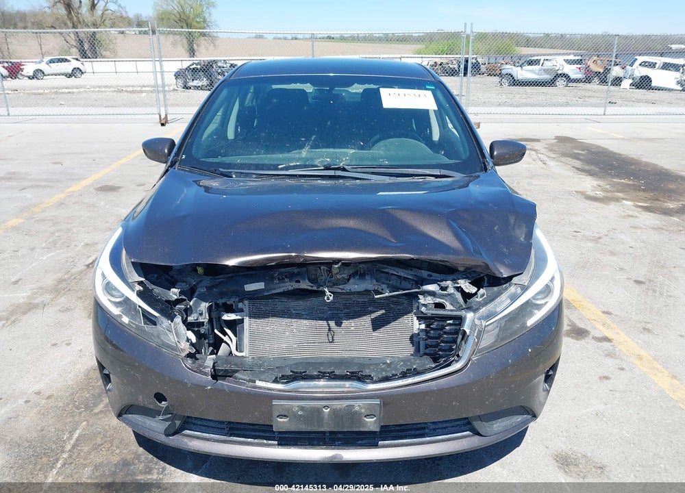 2017 KIA FORTE VIN: 3KPFL4A77HE116738