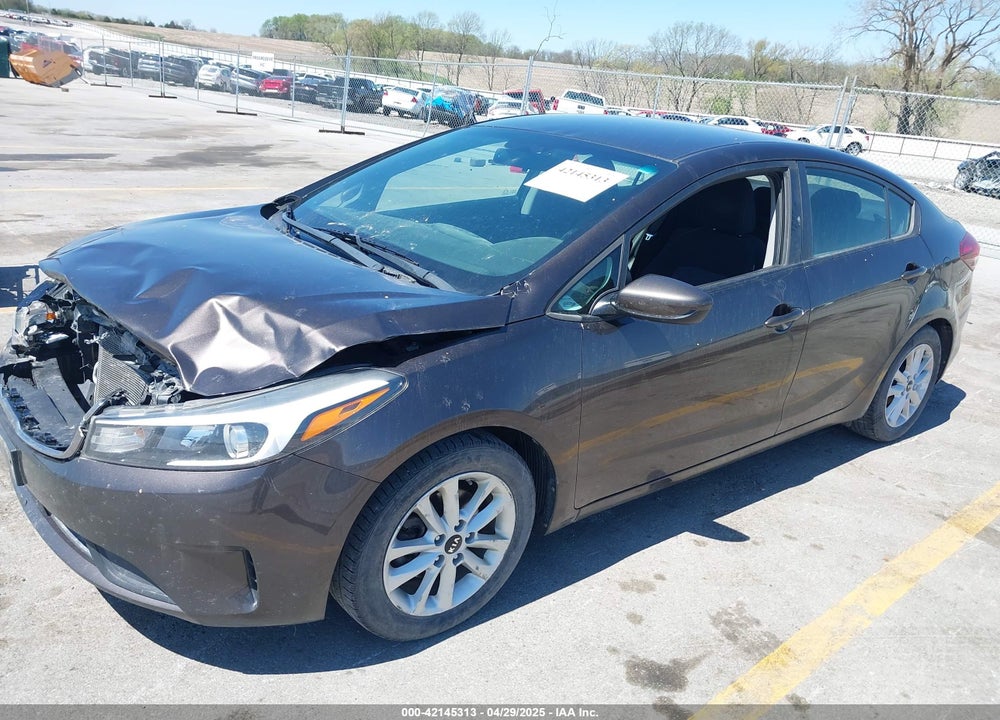 2017 KIA FORTE VIN: 3KPFL4A77HE116738