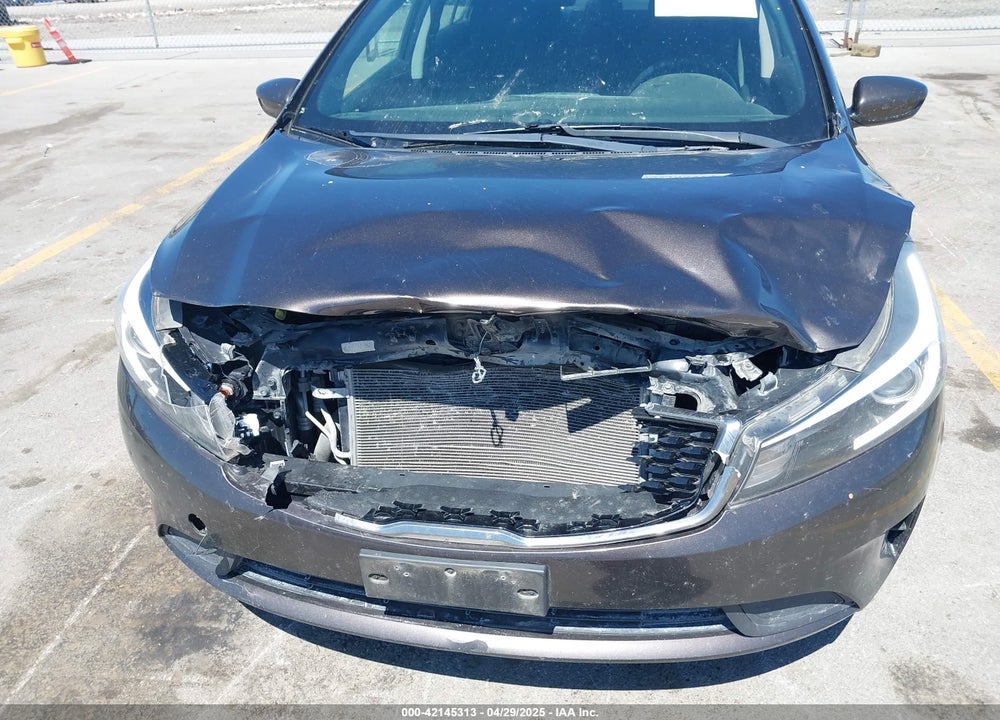 2017 KIA FORTE VIN: 3KPFL4A77HE116738